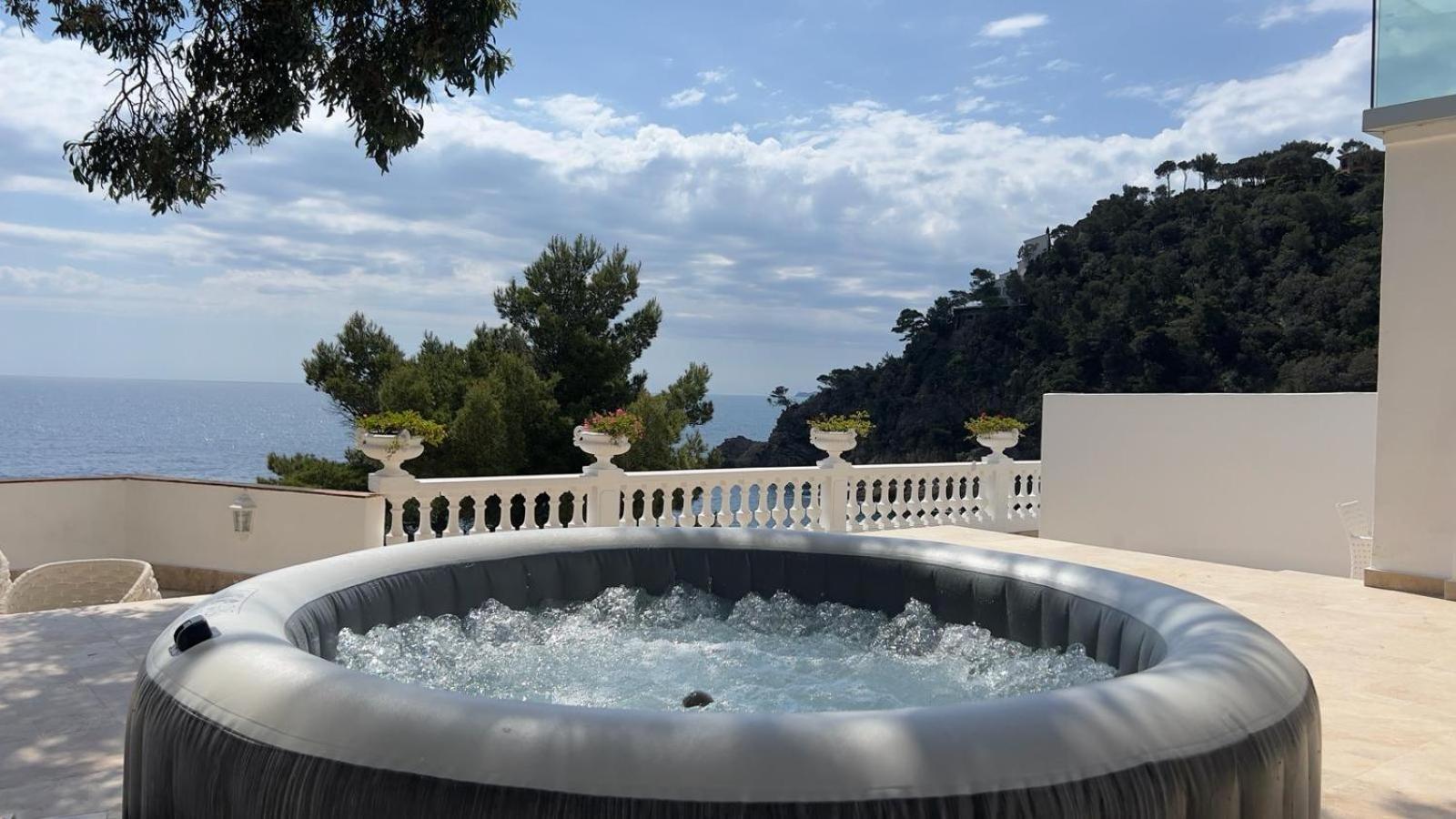 Hotel La Calanque Cavalaire-sur-Mer Exteriör bild