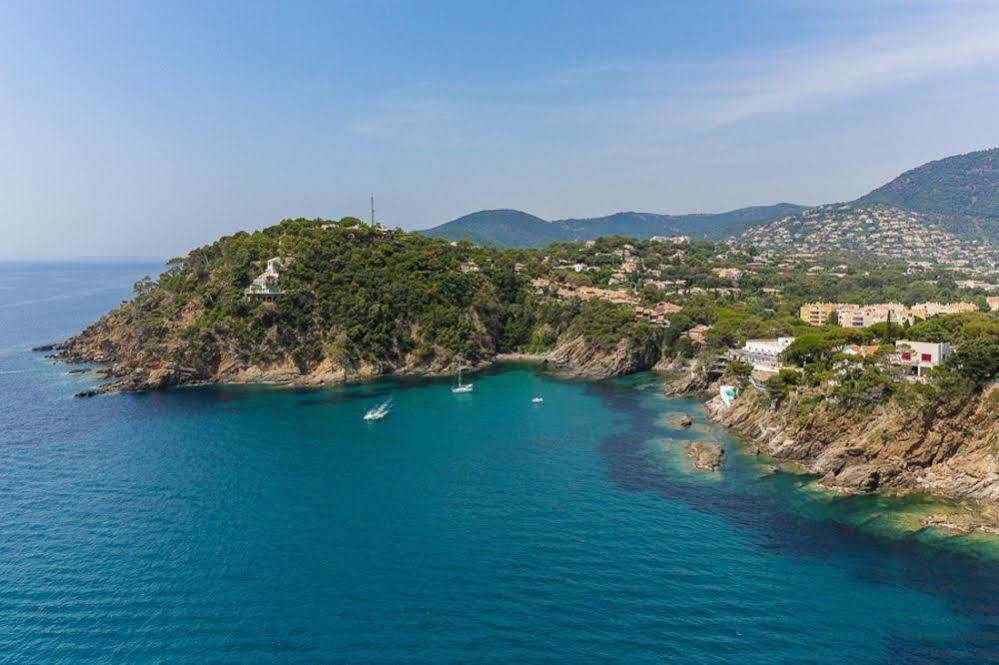 Hotel La Calanque Cavalaire-sur-Mer Exteriör bild